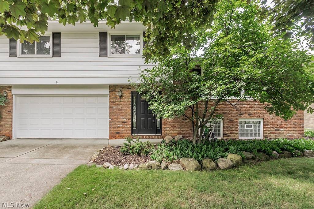 Willoughby Hills, OH 44092,2622 Alan DR