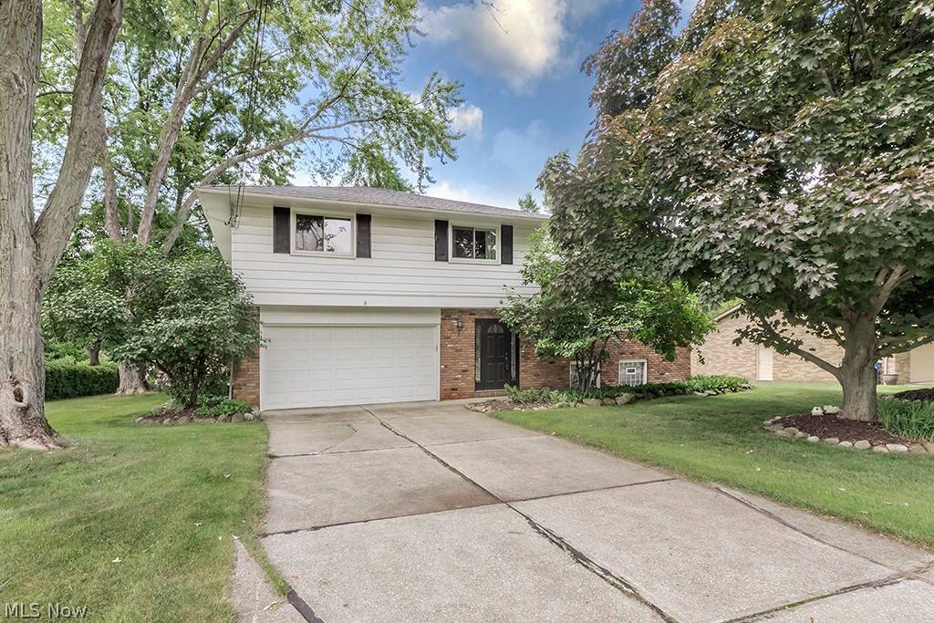 Willoughby Hills, OH 44092,2622 Alan DR