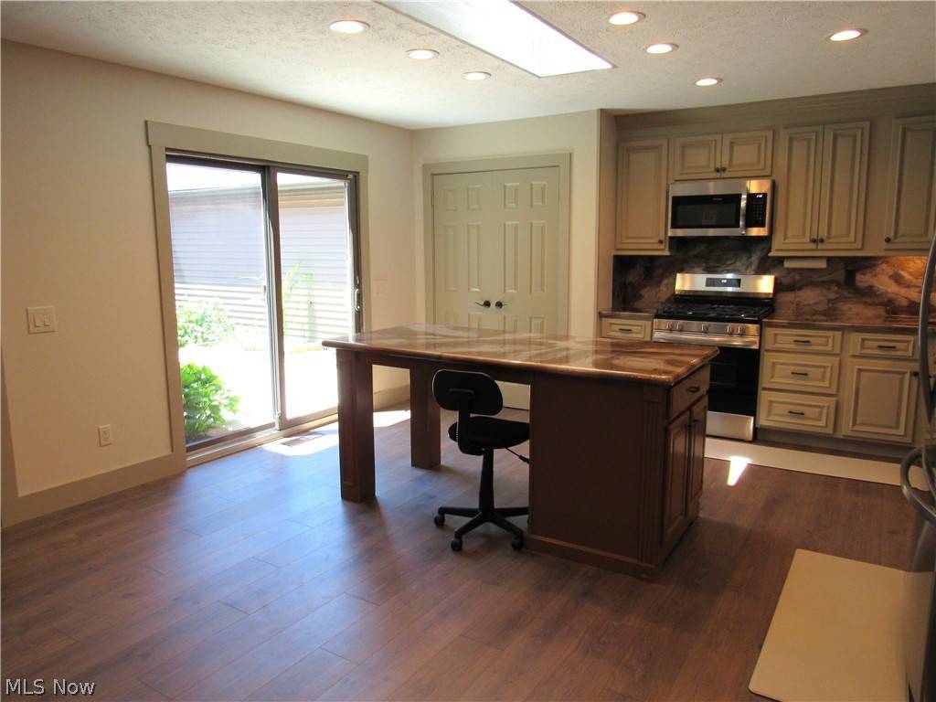 Strongsville, OH 44136,13508 Suncrest CT