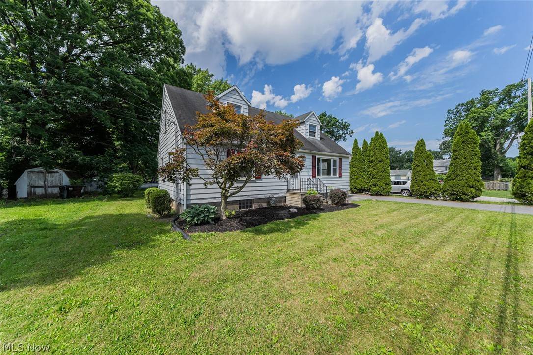 Elyria, OH 44035,9688 E River RD
