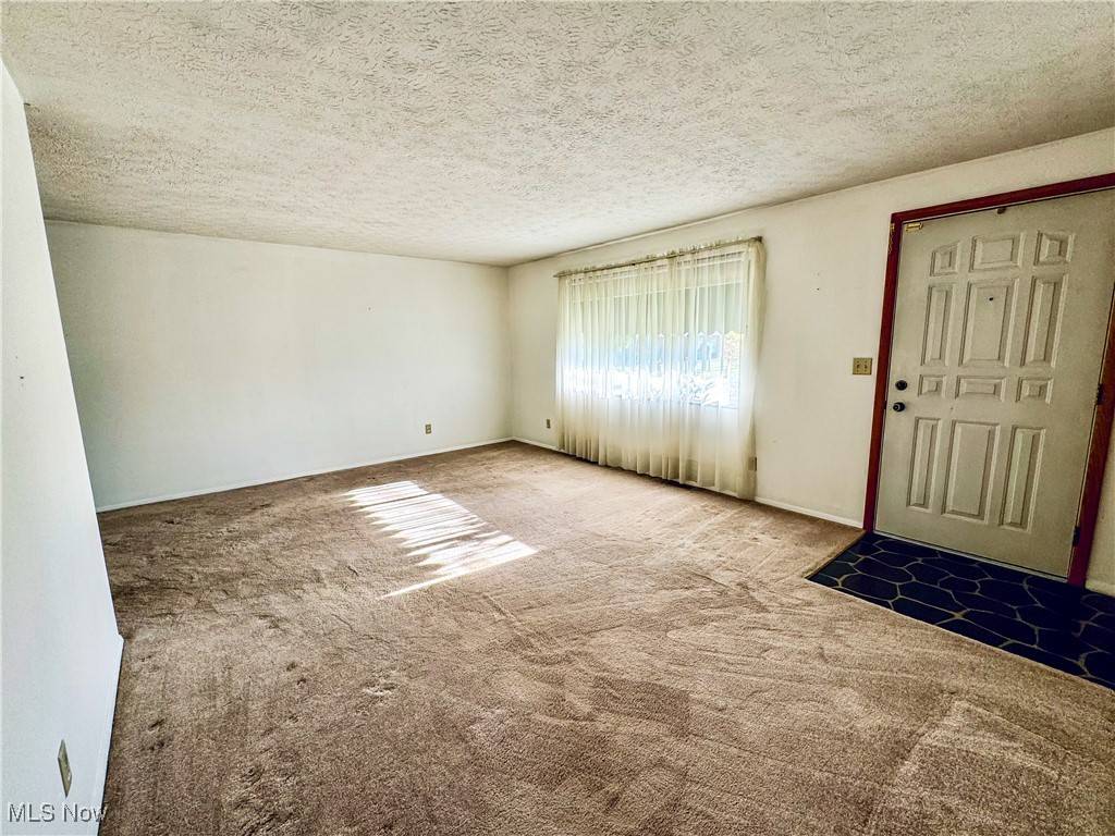 Belpre, OH 45714,304 Stone RD