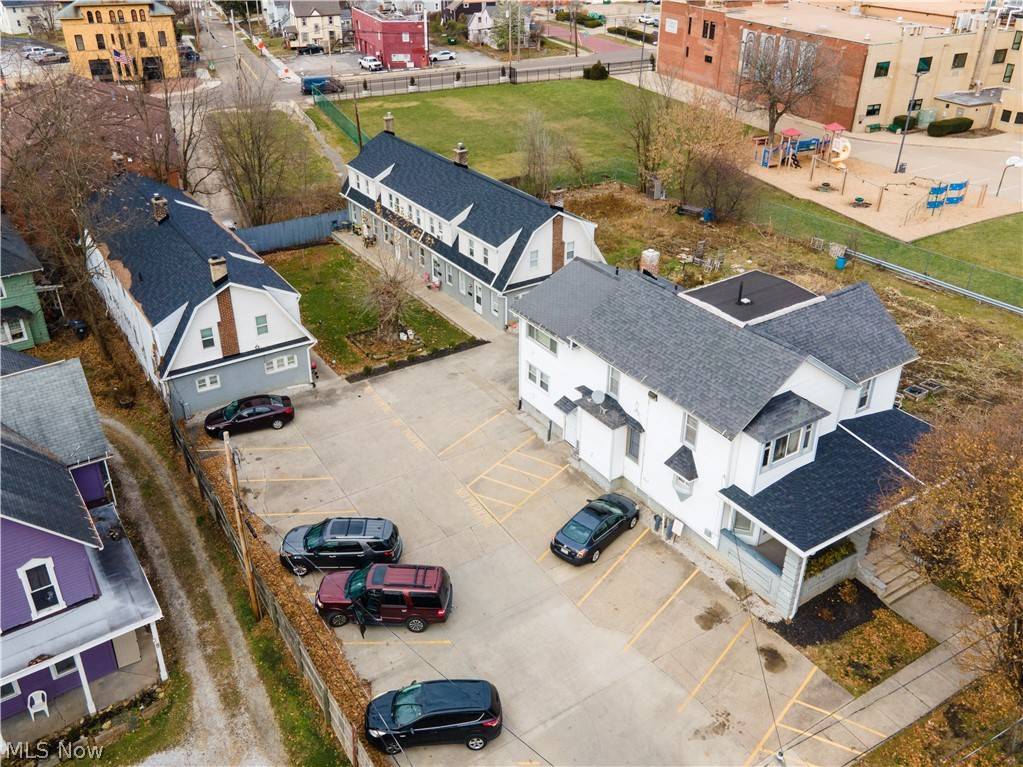 Akron, OH 44303,159-166 Walnut TER