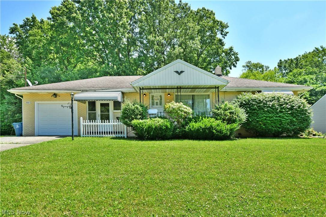 Girard, OH 44420,861 Pinecrest RD