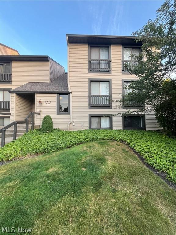 Sagamore Hills, OH 44067,6250 Greenwood #204