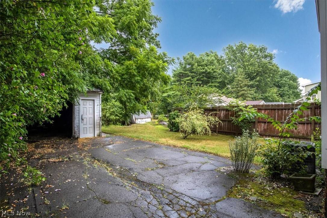 Cleveland, OH 44105,9619 Rosewood AVE