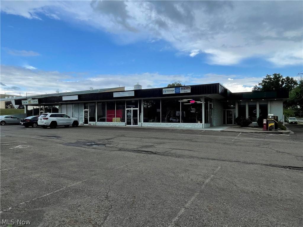 Orrville, OH 44667,330 W High ST