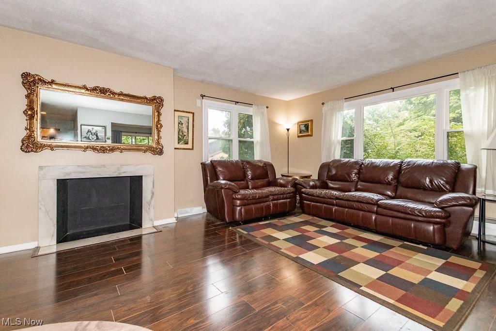 South Euclid, OH 44121,4333 Acacia DR