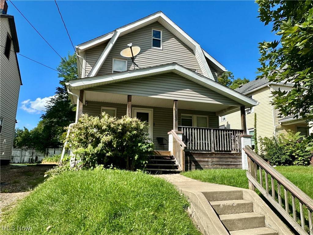 Akron, OH 44320,915 Whittier AVE