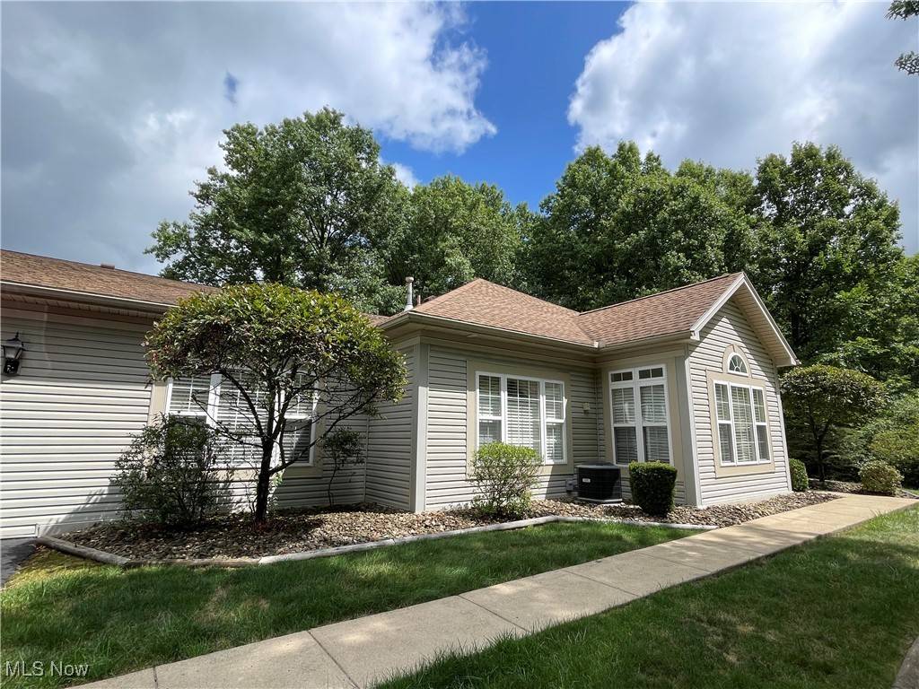 Canfield, OH 44406,13 Hunters Woods BLVD #C
