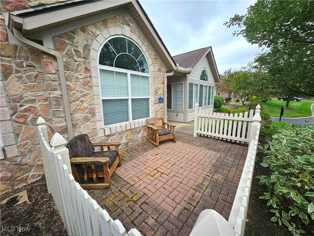Aurora, OH 44202,231 Arlington DR