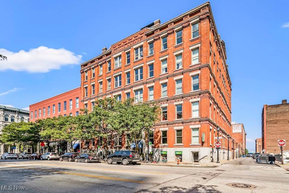 Cleveland, OH 44113,408 W Saint Clair AVE #604