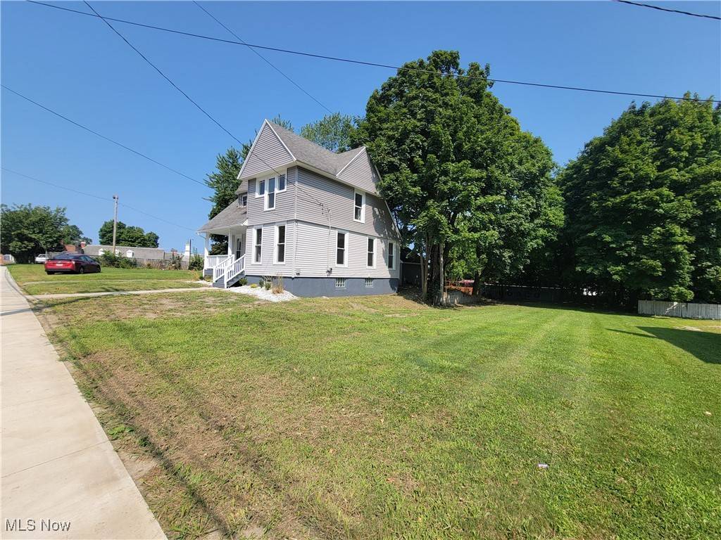 Ashtabula, OH 44004,103 W 44th ST