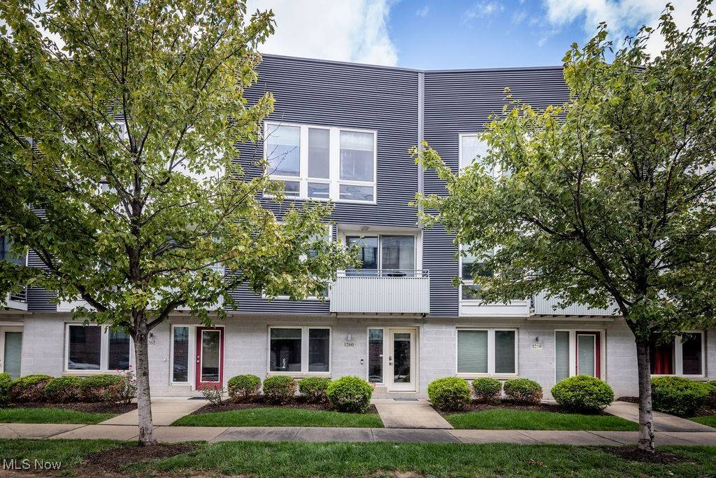 Cleveland, OH 44102,1260 W 73rd ST