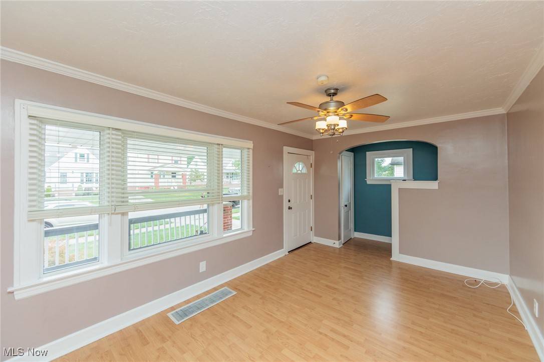 Parma, OH 44129,6114 Hampstead AVE