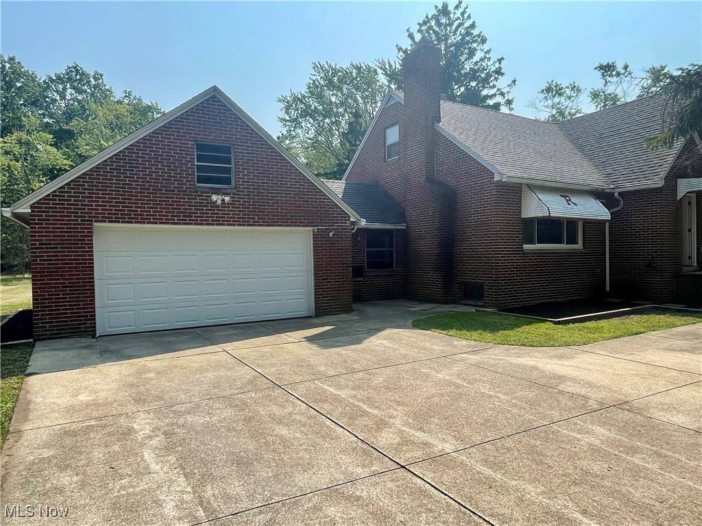 Seven Hills, OH 44131,6447 Crossview RD