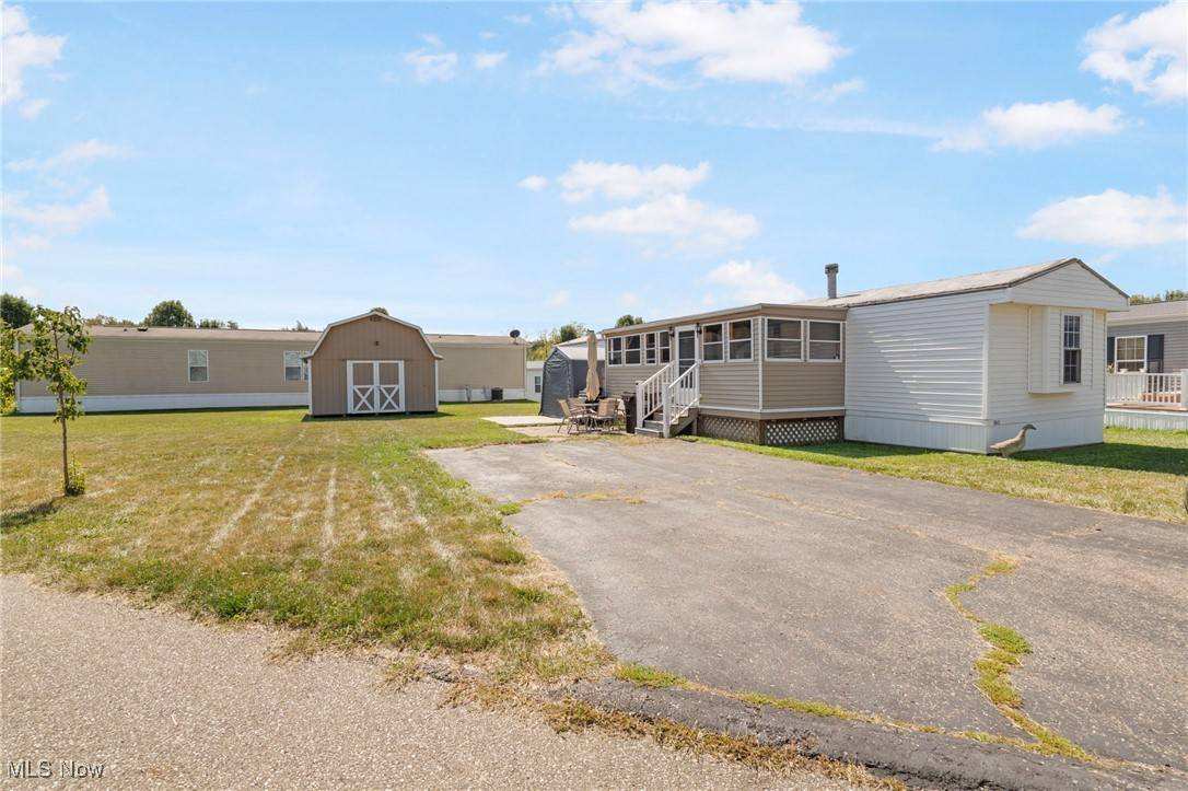 Navarre, OH 44662,5042 Valley DR SW