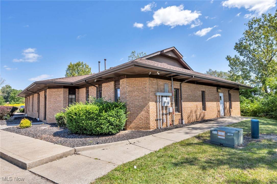 Akron, OH 44319,2745 Nesbitt AVE #B