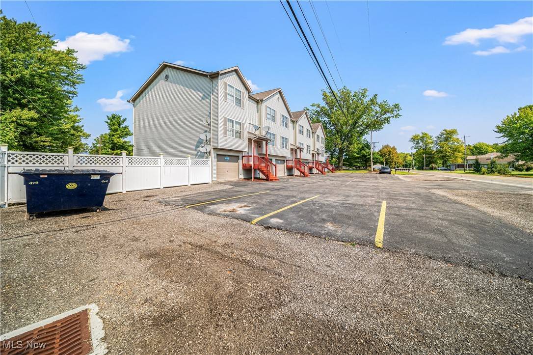 Ashtabula, OH 44004,6037 Lake RD W #106