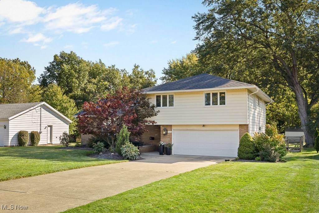 Highland Heights, OH 44143,901 Belwood DR