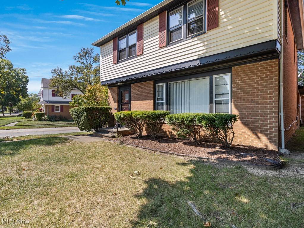 University Heights, OH 44118,2348 Saybrook RD
