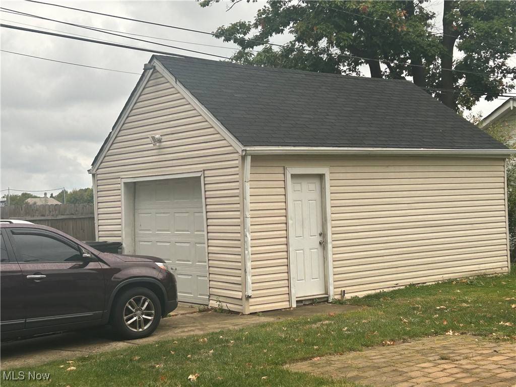 Euclid, OH 44123,780 E 232nd ST