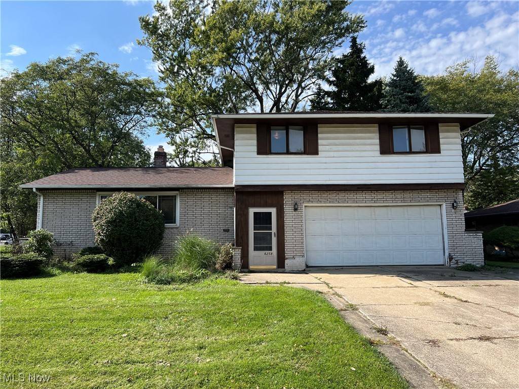 Seven Hills, OH 44131,6258 Carlyle DR