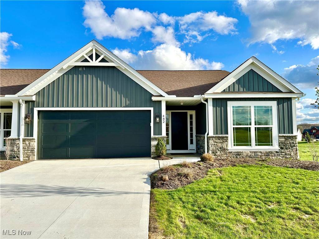 Hartville, OH 44632,482 Meadow TRL SW