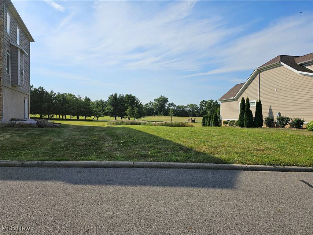 Poland, OH 44514,28 Shores DR