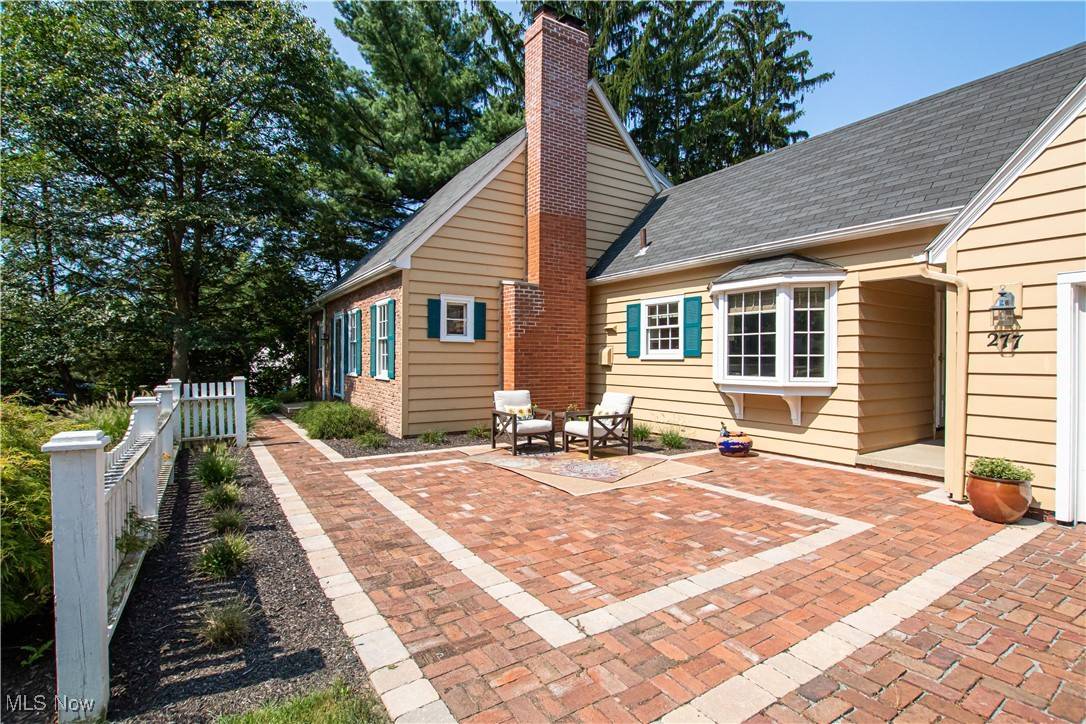 Hudson, OH 44236,277 Hartford DR