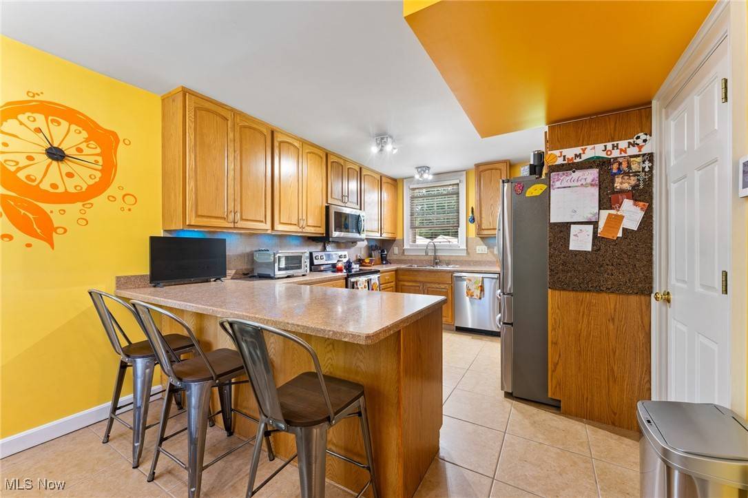 Warren, OH 44483,930 Fairway DR NE