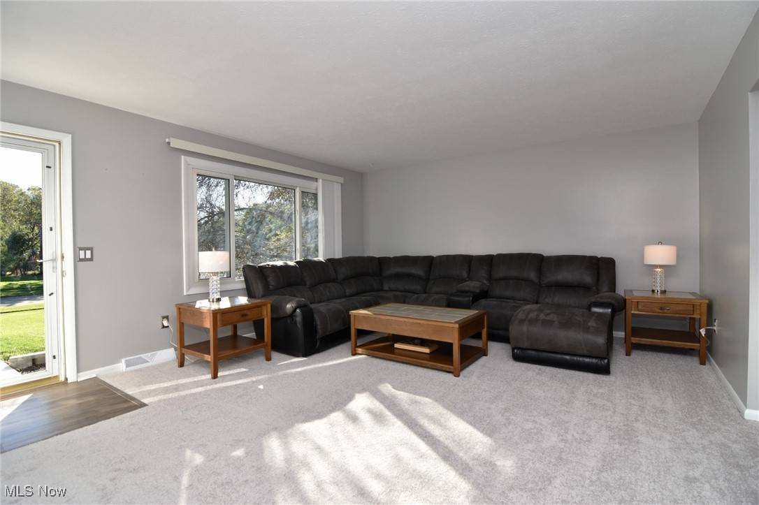 Brunswick, OH 44212,836 Westminister DR