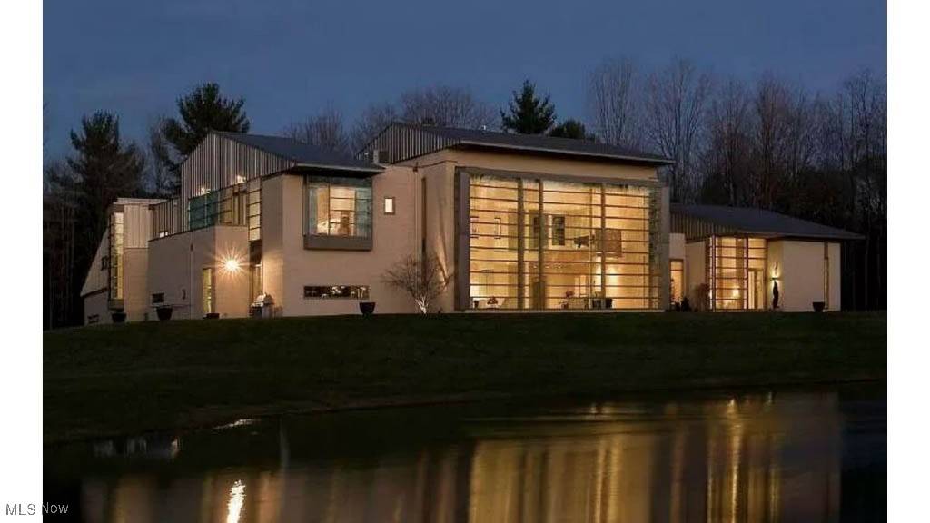 Chagrin Falls, OH 44022,13695 County Line RD