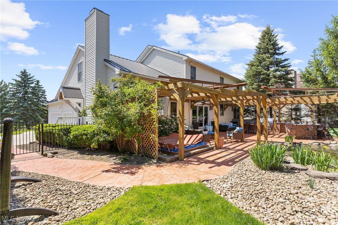 Chagrin Falls, OH 44022,35 W Orange Hill CIR