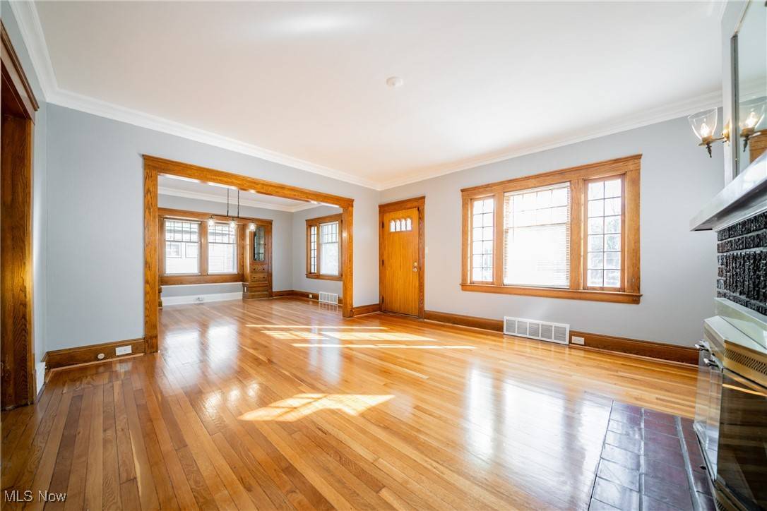 Cleveland Heights, OH 44121,3893 Glenwood RD