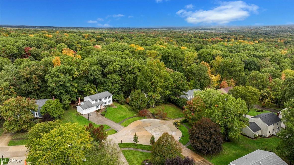 Brecksville, OH 44141,10236 Log Cabin CT