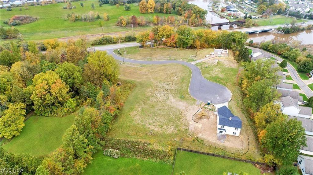 Painesville, OH 44077,18 Blue Heron CT