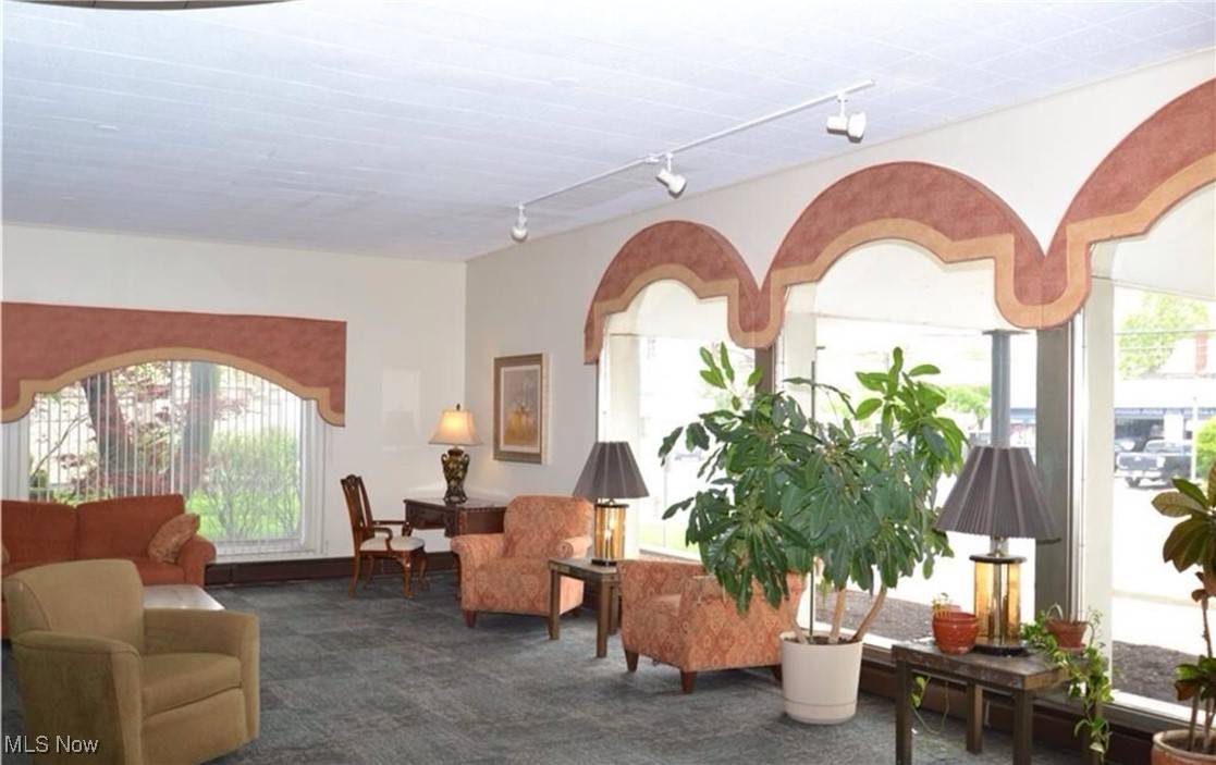 Lakewood, OH 44107,14567 Madison AVE