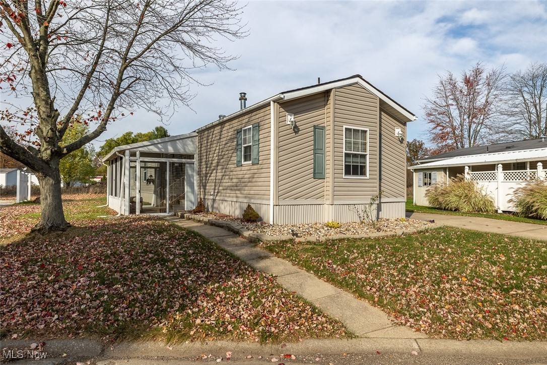 Olmsted Township, OH 44138,15 Pageant DR