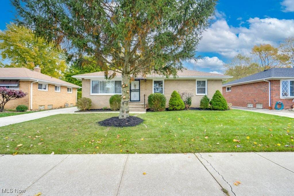 Parma Heights, OH 44130,6961 Maplewood RD