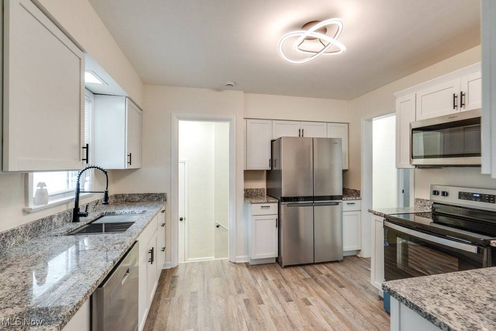 Parma Heights, OH 44130,6961 Maplewood RD