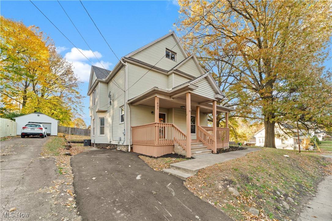 Barberton, OH 44203,698 N Summit ST