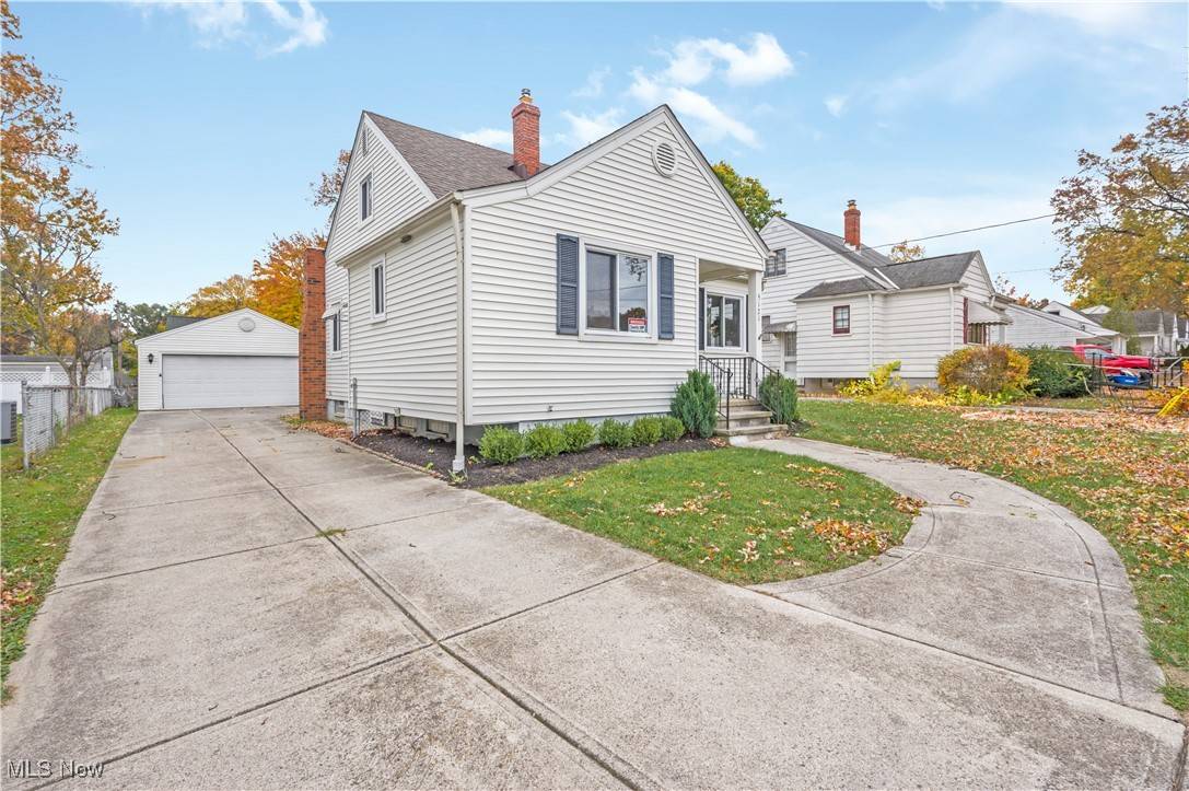 North Olmsted, OH 44070,5121 Lucydale AVE