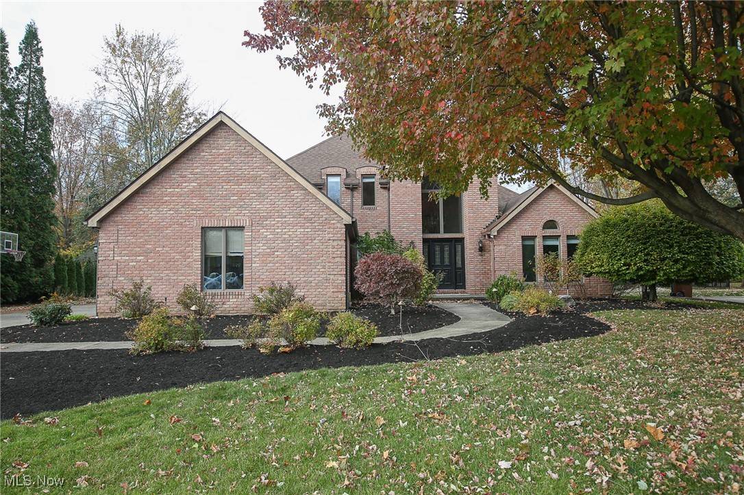 Westlake, OH 44145,3176 Northwood LN