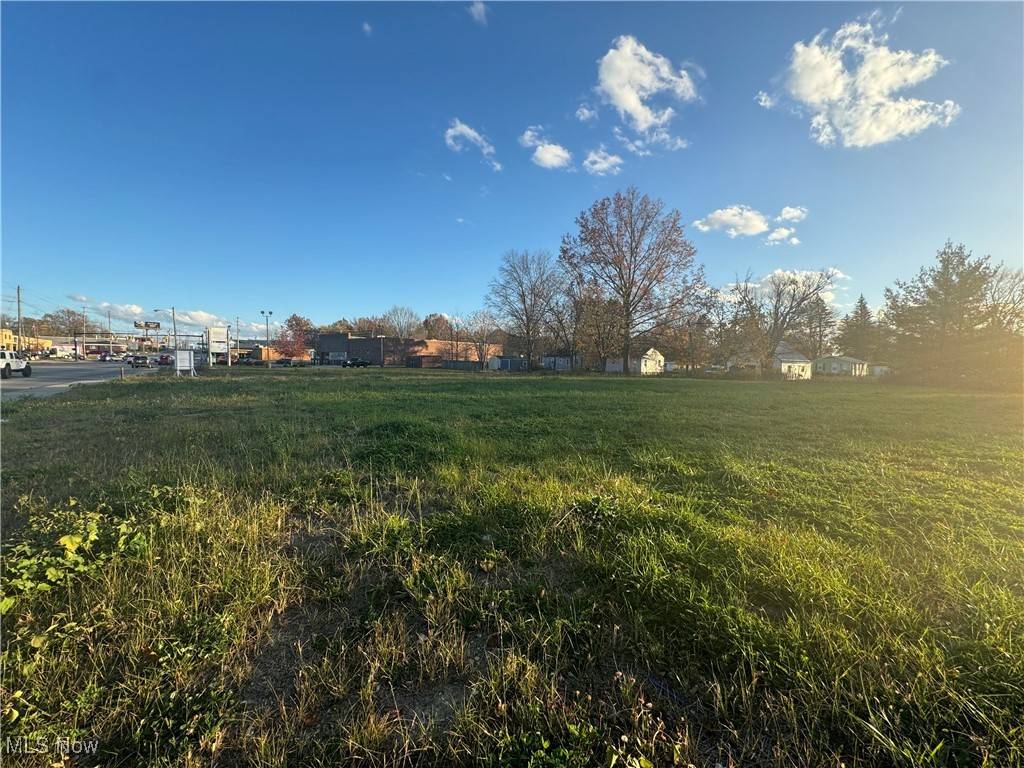 Warren, OH 44437,2774 Youngstown AVE