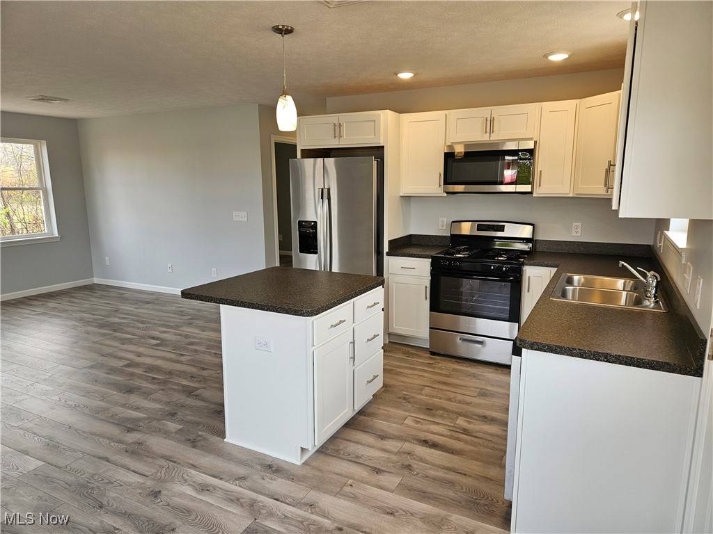 Elyria, OH 44035,363 Warden AVE