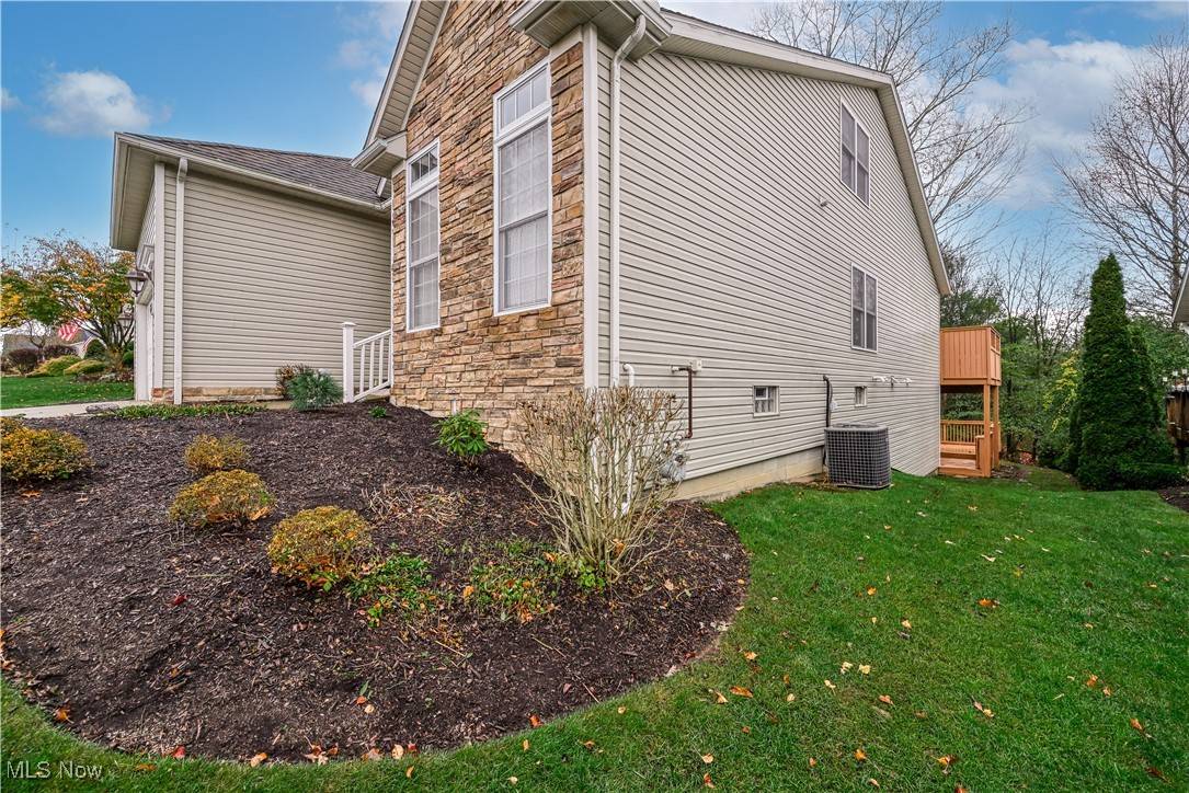 Cuyahoga Falls, OH 44223,2334 Heron Crest DR