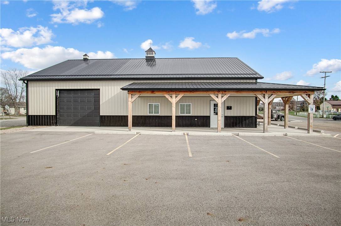 Frazeysburg, OH 43822,268 W 3rd ST