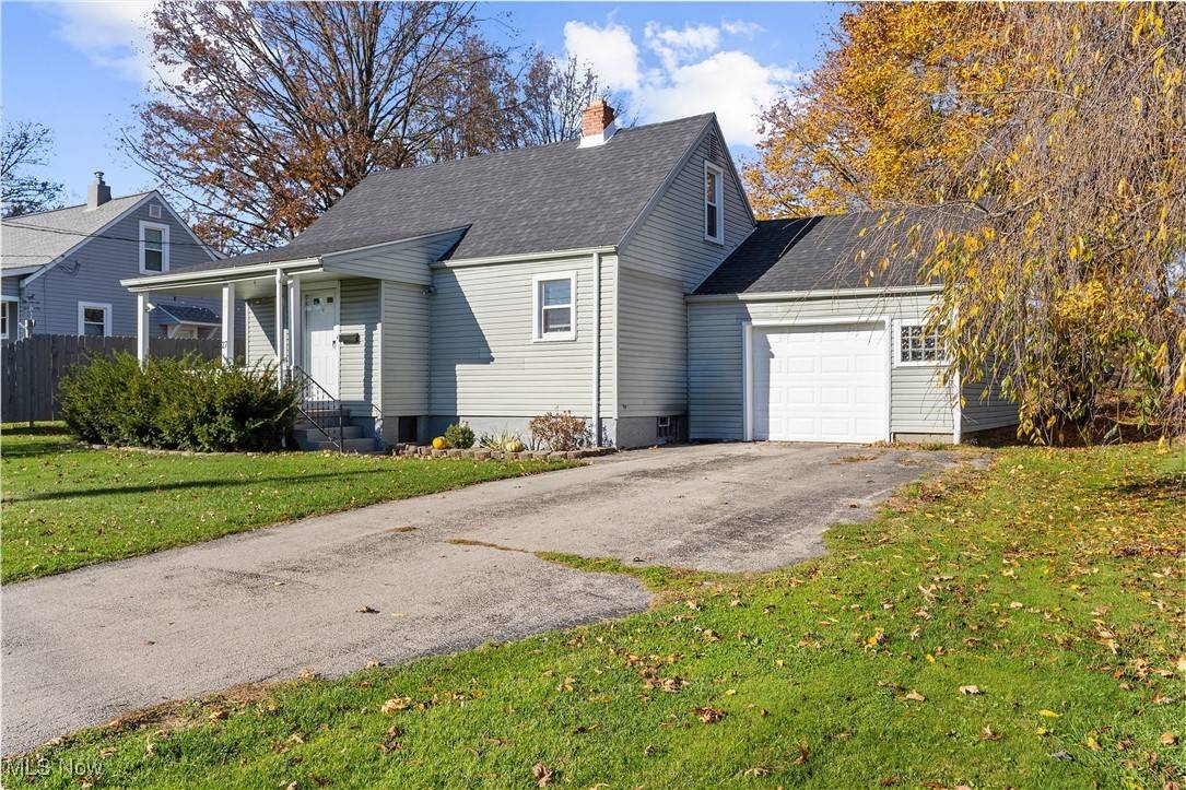 Struthers, OH 44471,27 Helena DR