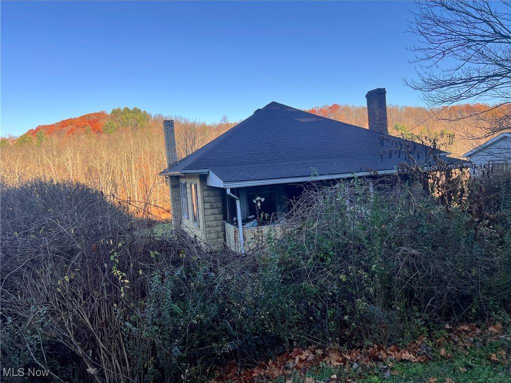 Uhrichsville, OH 44683,6938 Wardell Hollow RD SE