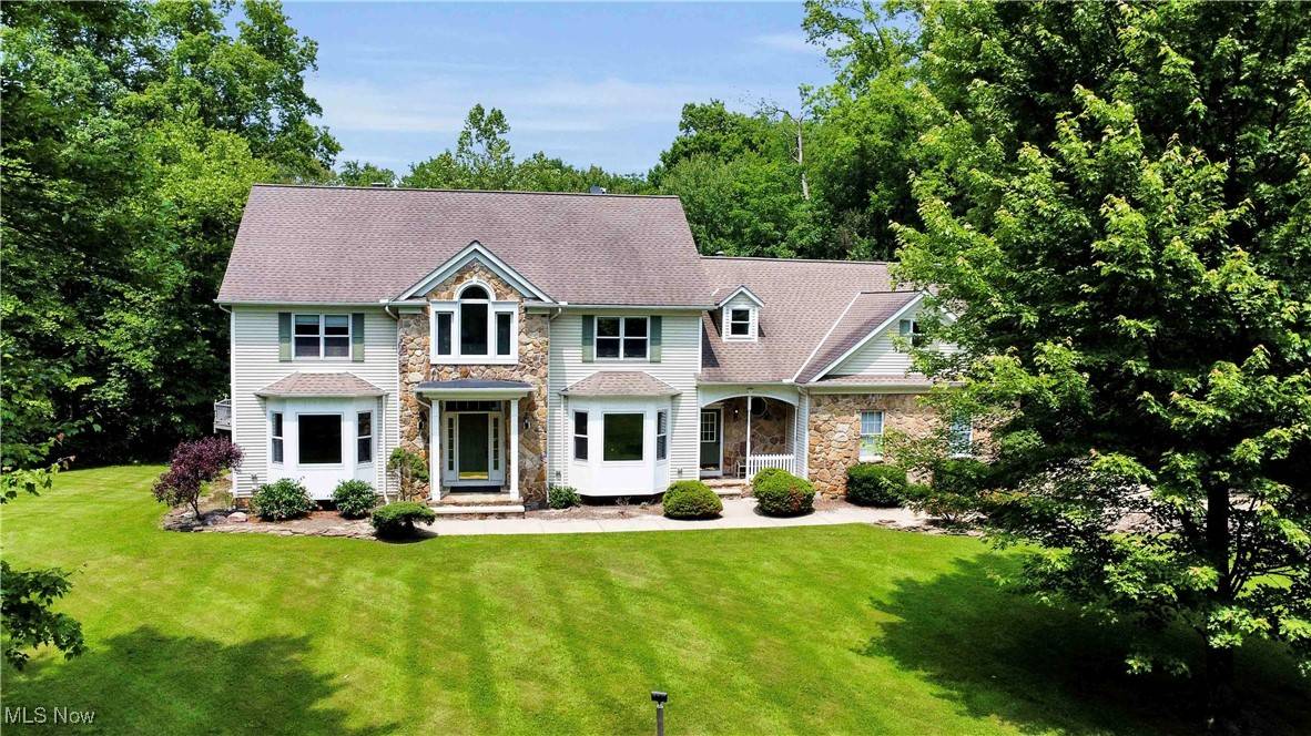 Chagrin Falls, OH 44023,8682 Chase DR